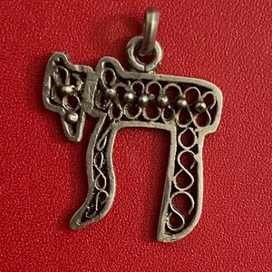 Chai vintage Silver Pendant